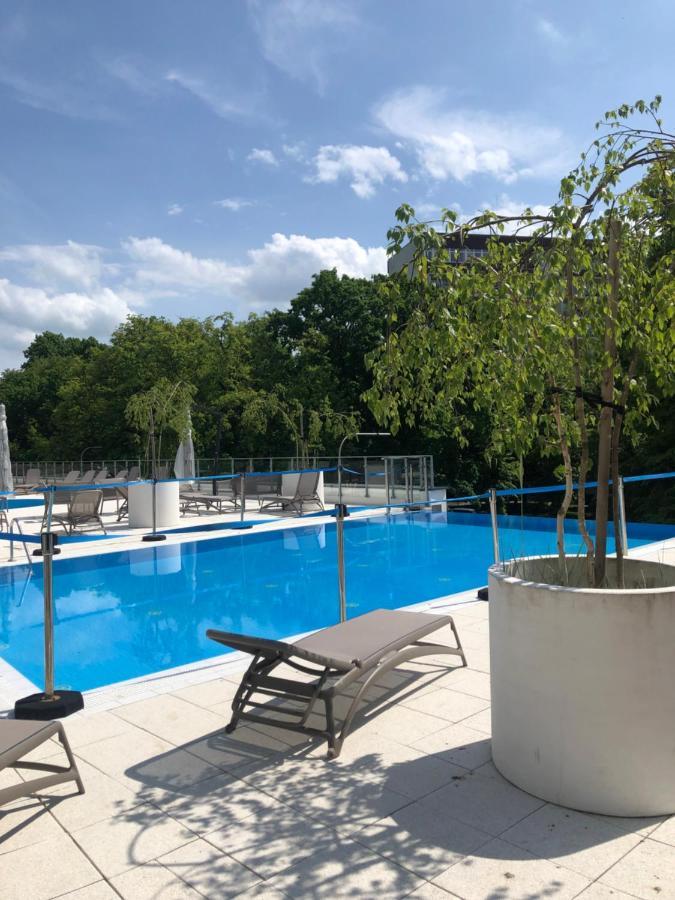 Nadmorskie Tarasy Apartament Park I Morze Колобжег Екстериор снимка
